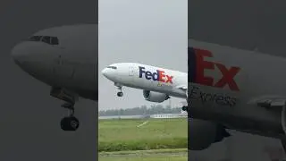 FedEx Express TakeOff | Boeing-777 | #shorts #trending #aviation #viralshorts #fedex #boeing #usa