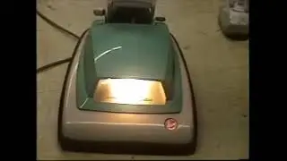 Hoover 1070 Convertible Vacuum Cleaner  1969  Sn00001