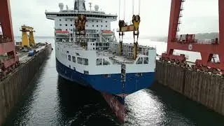Pure Metal Power &ndash; Magnet Crane Lifts Heavy Scrap (Uncut)