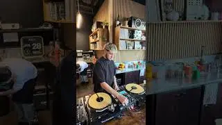 Chill Mix at Reunion Cafe R&B and edits (Drake, Dave, Trippie Redd + More)
