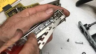 Simplex 900: Combination Chamber & Button Lock Issues including Old Style Reset Teardown