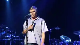 Doug Smith sings with Chicago