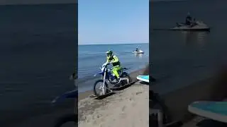 Motorbike glides on the water! WTF