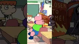 CLARENCE HACE ENOJAR A SU PROFESORA | CLARENCE