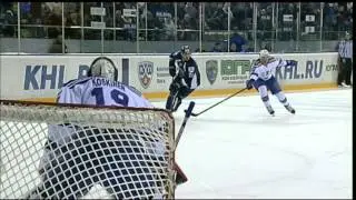 Коскинен тащит бросок Рассказова / Koskinen nice paddle save