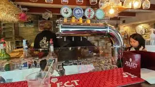 Eating cicchetti and drinking spritz at Arcicchetti Bakaro, Venice