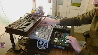 142 beats per minute techno