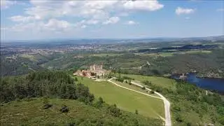 Ch&acirc;teau d'Essalois et barrage de Grangent