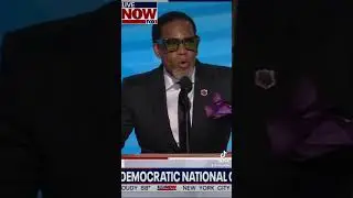 DL Hughley brings his standup to the #DNC in Chicago