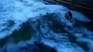 Eisbach Riversurfen in M&uuml;nchen / Eisbach river surfing in Munich