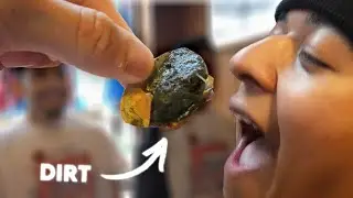 That time we found dirt on our food at Crab Pot | Seattle Vlog