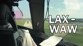 Cockpit 787 Dreamliner landing at Warsaw Chopin Airport