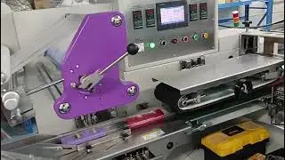 Automatic shampoo bottle heating shrinking packing machine# bottle heat shrink packaging machine