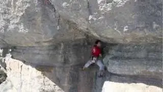Bernabe Fernández escalando Te en el sahara