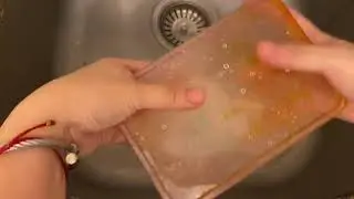 Kitchen Hack: How to remove grease in a plastic container