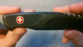 Wenger Ranger 52 со странным клинком.