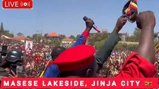 Bobi Wine прибывает сегодня в город Масесе Джинджа на первый митинг 🇺🇬 📷