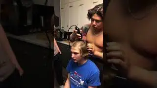 Blond middle part hair being buzzed right to the middle #shorts  [23B7C]