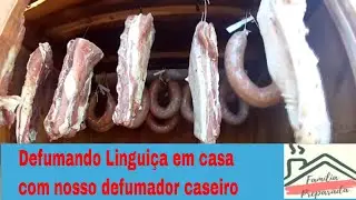 Defumando linguiça em casa com nosso defumador caseiro.