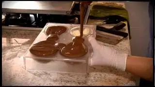 Tradicionales huevos de pascuas hechos de forma artesanal