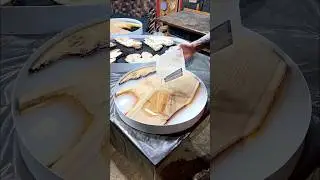 Какой стол-река вам понравился больше - молочный или черный? #diy #эпоксидка #epoxy #resinart