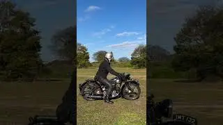 Вот раньше умели делать мотоциклы. Старый Norton даже сегодня радует глаз.
