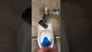 Automatic flush urinal battery replacement #plumbing #plumbingtool #battery #urinal