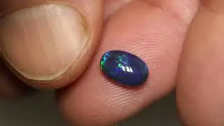 Australian opal gems from Lightning Ridge
