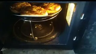 mini pizza's combo in  microwave oven