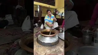 Delhi&rsquo;s Spicy Nihari Making in Bara Hindu Rao , Delhi! @Thefoodiebae07  #streetfood #nihari #shorts