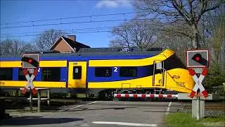 Bahn&uuml;bergang Gildehaus / German Railroad crossing / Spoorwegovergang // ICNG 3135 + Railexperts 9902