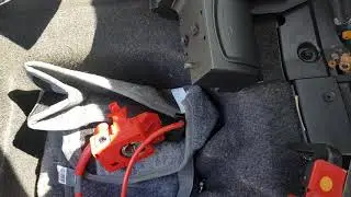 Samochód nie odpala, migające kontrolki, wilgoć, problem z prądem BMW E88 E92 E82 E84 E90