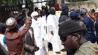 l 'arriver de bassirou diomaye Faye a ndiaganiao avec une fort mobilisation