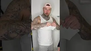 Ребенок отнимает силу у своего отца с помощью ложки 😱