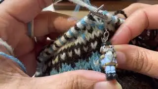 Yarn Management Knitting 3 Colors at a time