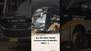 Bus SRI MAJU TRANS kursinya masih di plastikin gaes👍👍