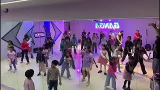 On the floor- JLO Shaikha 