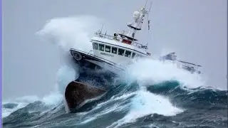 Ships Stuck In Water Storm || Dangerous Waves