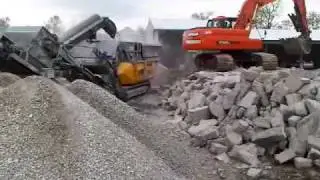 RM 100 2.0 - crushing concrete blocks