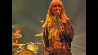 Paramore - Crave --- recorded from barricade @Hard Rock Live Hollywood (June 14, 2023)