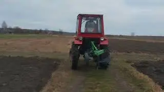 Передноворічна зимова оранка під картоплю, тракторцем Т-25 з плугом Bomet 2-25. 23.12.2025