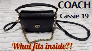 COACH Cassie 19 Bag Handbag Shoulder Bag | What fits inside?!