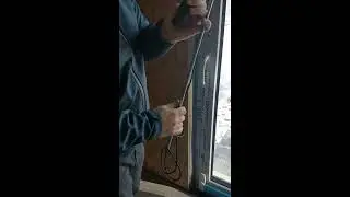 Testovanie tesnosti okna priamo zo stavby blower door stestom