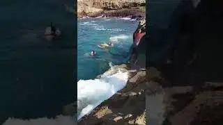 استخراج غريق من البحر في الرباط المحيط🥺😢