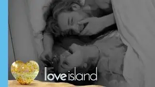 Cara Gives Nathan A Helping Hand - Love Island 2016