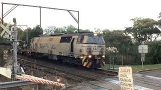 An evening at PN Chullora Enfield Yard with many different trains! #trainyard #railroadcrossing