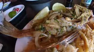Walking and trying out food at El Paseo El Carmen/Santa Tecla, El Salvador 🇸🇻