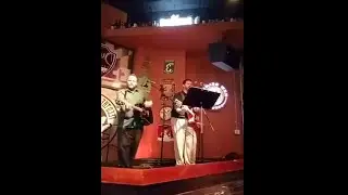 The Boh-tinis at World - Baltimore (Counting Crows - Mr. Jones)