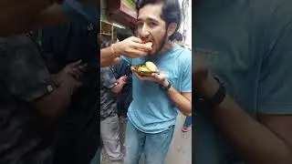 Trying Kolkata's Famous Angry Lali Chhagani's Club Kachori