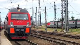 Поезд Новороссийск - Москва. Станция Лихая / Russian passenger train